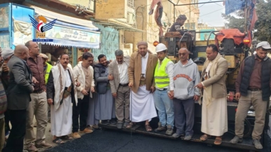 أمين العاصمة يتفقد العمل في مشروع ترميم الشوارع بمديرية معين