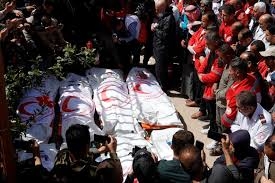 نتائج التشريح تكشف: المسعفون الشهداء أصيبوا في الصدر والرأس