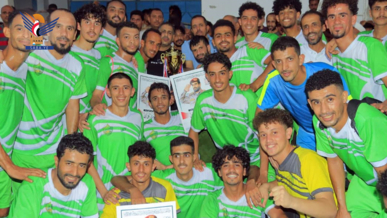 فريق اليرموك لكرة القدم يتوج بكأس الشهيد الغماري في الحديدة فريق اليرموك لكرة القدم يتوج بكأس الشهيد الغماري في الحديدة
