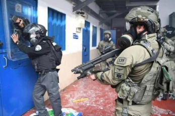 إعلام الأسرى الفلسطينيين: العدو الإسرائيلي حوّل عيد الأضحى لقمع وإذلال الأسرى في سجن “جانوت”