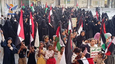 وقفة نسائية بالحديدة باليوم الوطني للصمود والتضامن مع الشعبين الإيراني واللبناني