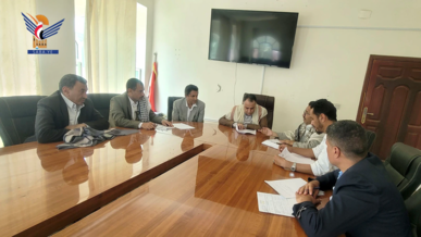 حجة.. مناقشة جوانب الانتقال إلى المسار الميداني لتطبيق موجهات مدونة السلوك الوظيفي