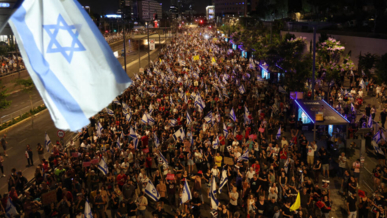 عقب تصريح أبو عبيدة.. تظاهرات في "تل أبيب" تطالب باتفاق يعيد الأسرى من غزة