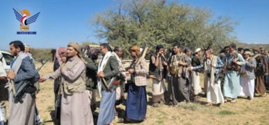 قيادات من ريمة تزور المرابطين في جبهة العبدية بمحافظة مأرب  