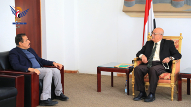 رئيس مجلس الوزراء يلتقي وزير الخارجية والمغتربين