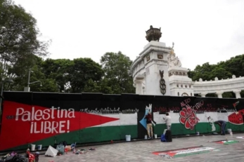 جدارية غزة تخرب ليلا وترمم نهارا.. تحد مستمر في مكسيكو سيتي