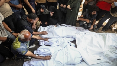 ارتقاء خمسة فلسطينيين بنيران وقصف العدو الصهيوني في الشجاعية وخانيونس