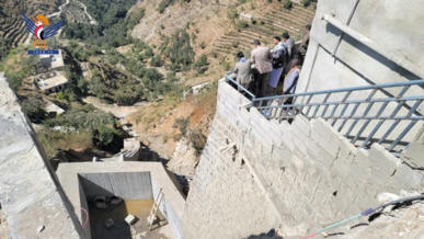 الإطلاع على مشروع معالجة الانهيارات غربي حورة بحجة