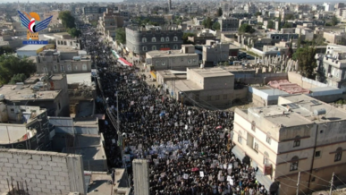 ذمار تتوّج عامان من الجهاد مع غزة بمسيرات جماهيرية