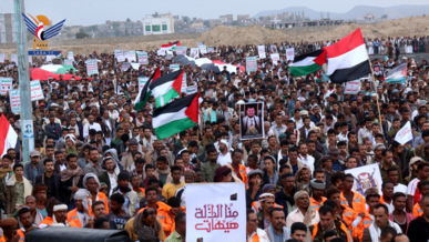   أبناء تعز يحتشدون في 11 ساحة للتأكيد على ثبات الموقف المناصر للشعب الفلسطيني