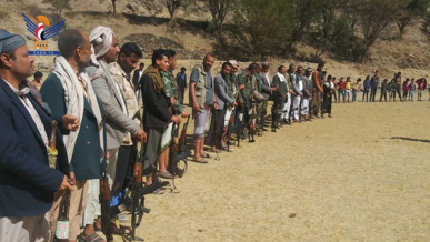 إب.. وقفة لأبناء الاعماس والمرخام تنديدا بالمخطط الأمريكي لتهجير أبناء غزة