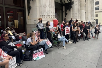 طلبة وأكاديميون في جامعة نيويورك يضربون عن الطعام للمطالبة بوقف حرب الإبادة في غزة