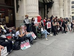 طلاب جامعة نيويورك يواصلون اضرابهم عن الطعام لليوم السابع دعماً للقضية الفلسطينية