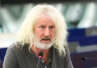 "ميك والاس" ينتقد الموقف الأمريكي تجاه إسرائيل ويصفه بـ"المثير للشفقة"