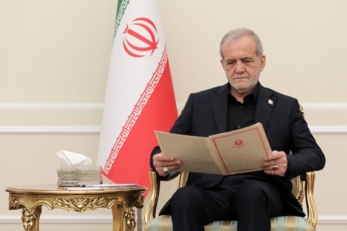 بزشكيان : على الدول الإسلامية تكثيف جهودها والتعاون الجاد لوقف الجرائم الإسرائيلية في غزة، ورفع الحصار