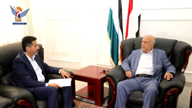 الرهوي يشيد لدى لقائه وزير الإعلام بمستوى أداء منظومة الإعلام الوطنية