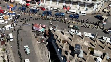 إب.. مسير ووقفة لمنتسبي أمن الظهار والشرطة المجتمعية والتعبئة