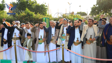 العلامة مفتاح ورسام يزوران أضرحة الرئيس الصماد والشهداء القادة