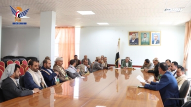 مناقشة خطة النزول الميداني لقيادة محافظة إب والتعبئة العامة