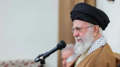 خامنئي: لا ينبغي ربط قضايا إيران بمفاوضات عمان والخطوط الحمراء واضحة بالنسبة لنا