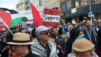 متظاهرون في النمسا يدعون لفرض عقوبات الكيان  "الإسرائيلي"