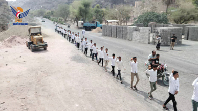 مسير لطلاب مدارس تعز تنديداً بجرائم الإبادة والتجويع في غزة