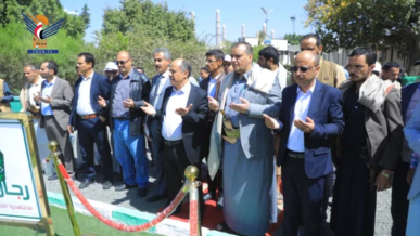 القائم بأعمال وزير الاقتصاد يزور أضرحة الشهداء الصماد والرهوي والغماري