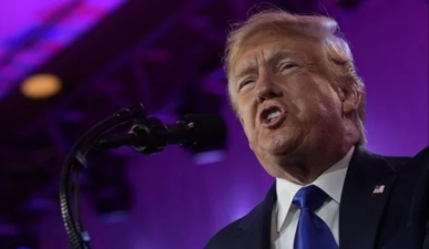 ترامب يُفجّر الأزمة: فرض حصار بحري على مضيق هرمز وتهديد مباشر للسفن الدولية