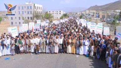 أبناء تعز يحتشدون في 38 ساحة مباركة للنصر وتأكيدا على الثبات لنصرة غزة