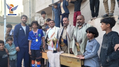 تكريم الفرق المشاركة في منافسات كأس الشهيد الصماد لكرم القدم بمأرب