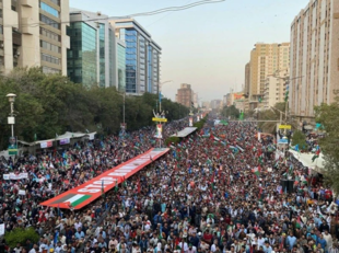 تظاهرة حاشدة في كراتشي تضامناً مع غزة ودعمًا للمقاومة الفلسطينية