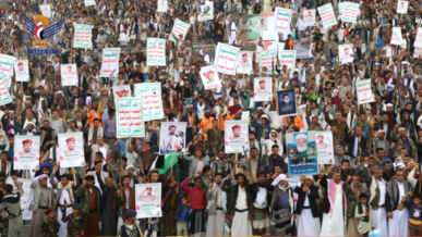 تعز.. حشود جماهيرية في 93 ساحة بمسيرات "عامان من العطاء.. ووفاء لدماء الشهداء"