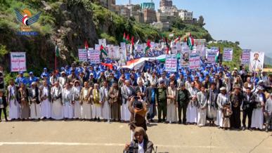  أبناء ريمة يحتشدون في مسيرات "مع غزة.. ثبات الموقف واستمرارية الجهاد"