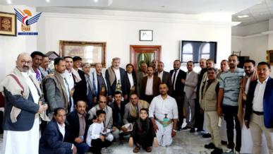 وزير النفط يتفقد مستوى الانضباط الوظيفي بديوان الوزارة وعدد من الوحدات التابعة لها