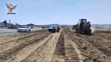 ذمار.. فرع مؤسسة الطرق يبدأ توسعة مقطع رصابة في طريق ذمار - صنعاء