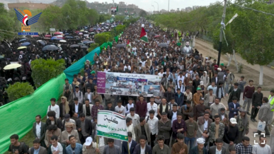 مسيرة حاشدة بجامعة صنعاء تضامناً مع غزة ورفضاً للاستباحة الصهيونية