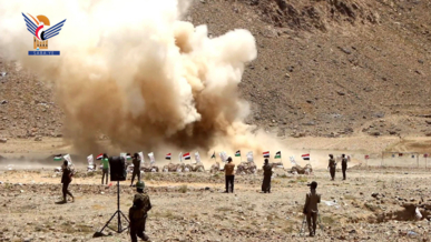 عرض عسكري ومناورة للوحدات الأمنية في ذمار