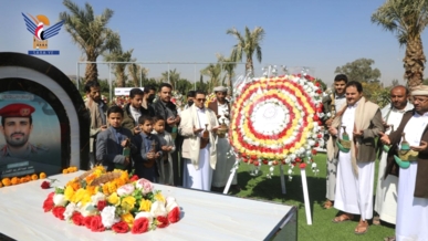 قيادات لجنة شؤون الأسرى تزور أضرحة الشهداء الصماد والرهوي والغماري
