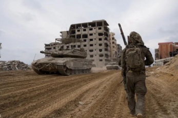 عقيد صهيوني : من غير المنطقي أن نقاتل في غزة لـ20 شهرًا