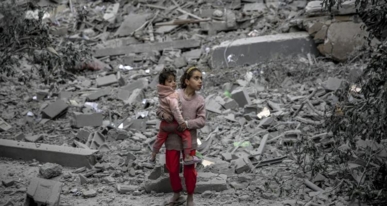 الإعلامي الحكومي: العدو الإسرائيلي يحول كل يوم أكثر من 70 طفلاً في غزة إلى أيتام