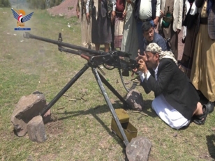 إب .. مسير ومناورة لدفع جديدة من خريجي دورات التعبئة لمنتسبي القضاء