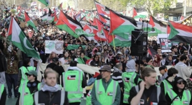 في أكبر مسيرة من نوعها ..آلاف النيوزيلنديين يحتجون على الإبادة بغزة