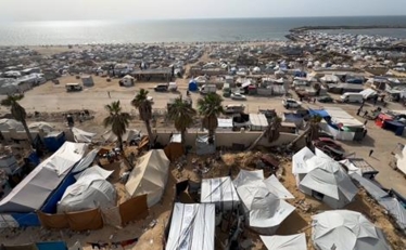 نحو 300 كاتب فرنسي: ما يجري في غزة بـ "إبادة جماعية" ويجب معاقبة "إسرائيل"