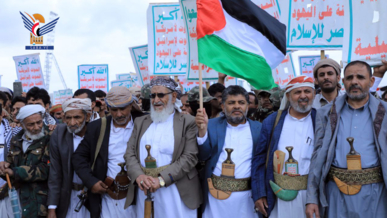   أبناء صعدة يحتشدون في 21 ساحة في مسيرات "التصعيد بالتصعيد .. مع غزة حتى النصر"