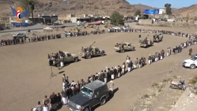 صنعاء .. وقفة مسلحة بعزلة العبس بلاد الروس تأكيدًًا على الجهوزية والاستنفار