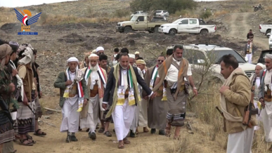 محافظ البيضاء وعلماء من لجنة الحشد والتعبئة المركزية يطلّعون على أحوال المرابطين في الزاهر