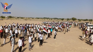 عرض شعبي لخريجي دورات طوفان الأقصى بمديرية الدريهمي في الحديدة