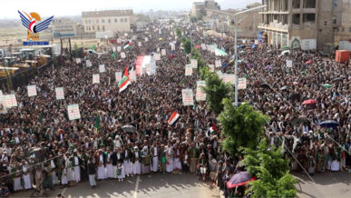 أبناء محافظة عمران يحتشدون في 116 ساحة ثباتا مع غزة ورفضا لانتهاك المقدسات