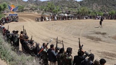 إب.. لقاء قبلي حاشد في عزلة جبل خضراء بحبيش تضامنًا مع غزة