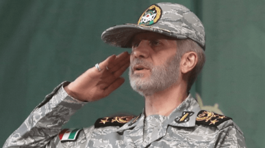 قائد الجيش الايراني: القوات المسلحة ستضع الأعداء عند حدهم بكل حزم